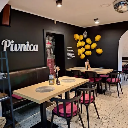 Dom Retro Pivnica Hotel *