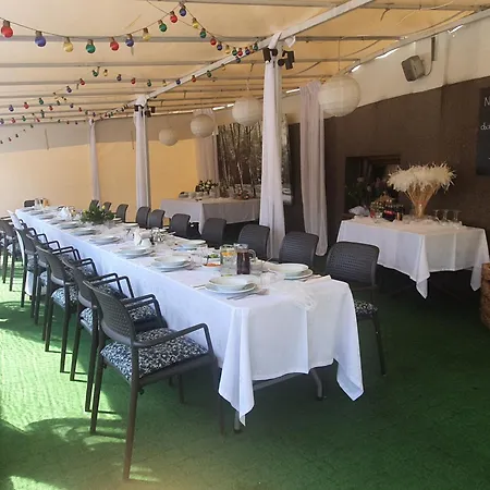 מלון Dom Retro Pivnica *